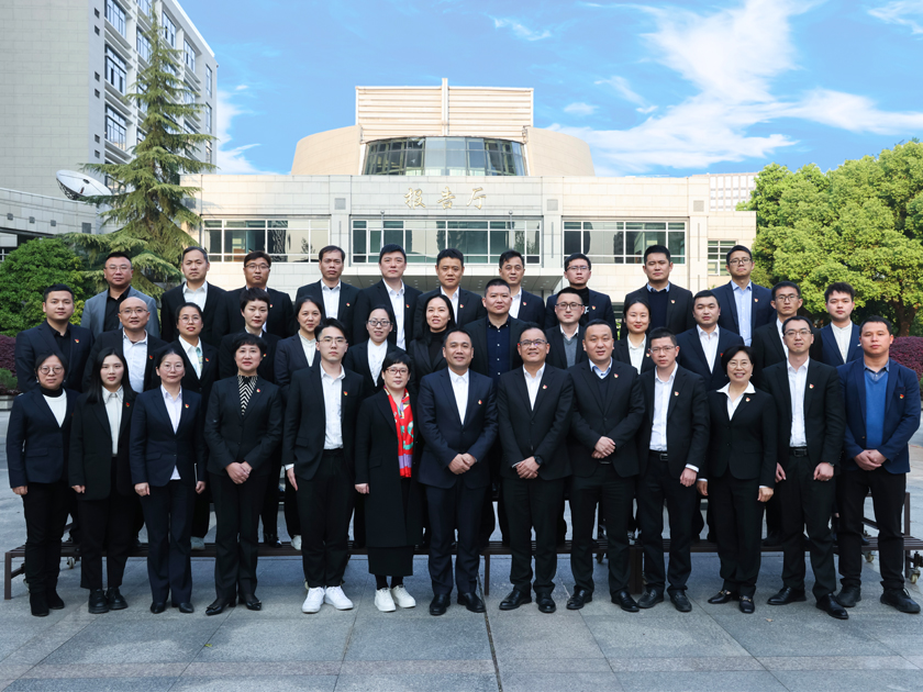 1681278726405065MfUm.jpg 630Ìâ-1¸±±¾.jpg